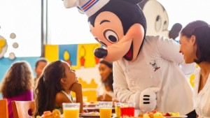 dtnemail-Chef_Mickey_s_Brunch-2639a